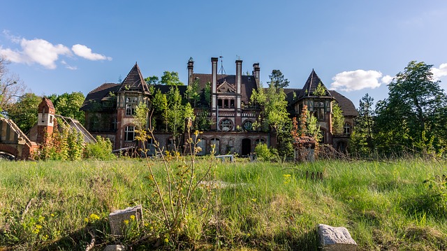 old-house-3391636_640